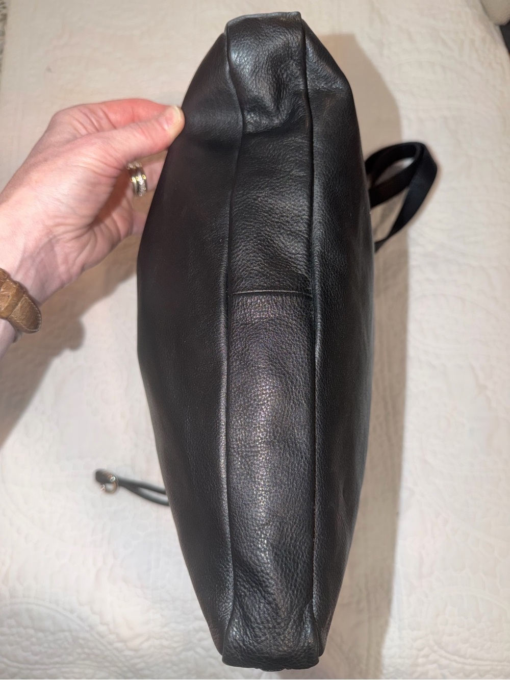 ili New York Black Leather Drawstring Bucket Bag Crossbody Shoulder Bag - Picture 4 of 8